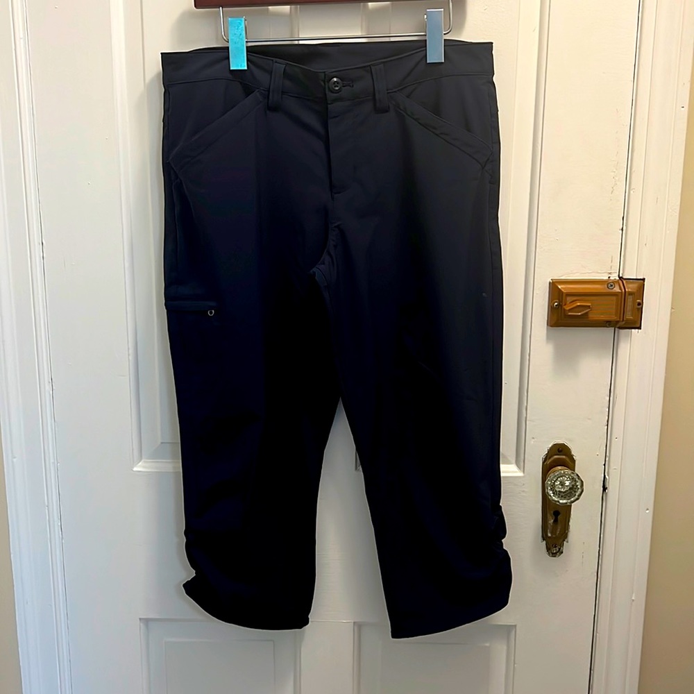 Eddie Bauer Navy Blue Capris size 10